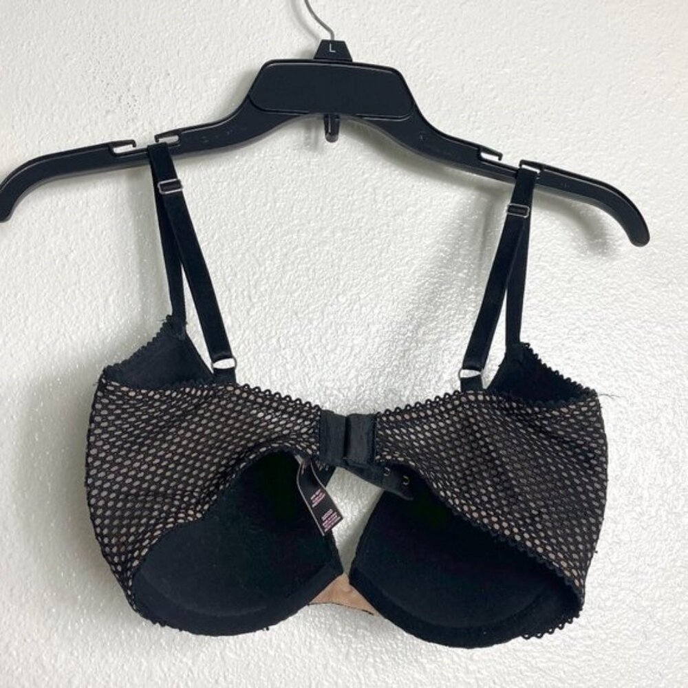Victoria's Secret Very Sexy Push-Up Bra Nude with Black Lace - Picture 4 of 5